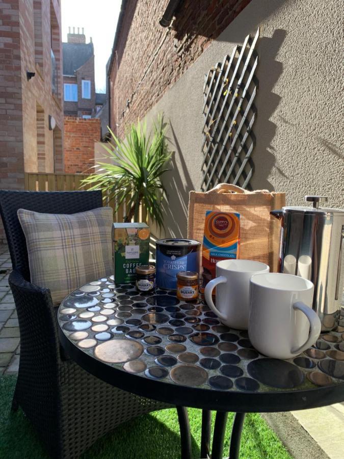 York Staycation With Free Parking Εξωτερικό φωτογραφία